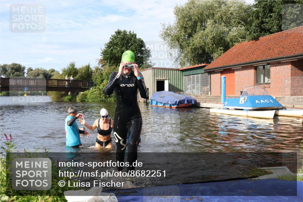 31.08.2025 - Elbe Triathlon Hamburg Luisa Fischer http://msf.ph/oto/8682251 31.08.2025 09:40:05 Schwimmen 796, 874, 877 meine-sportfotos.de