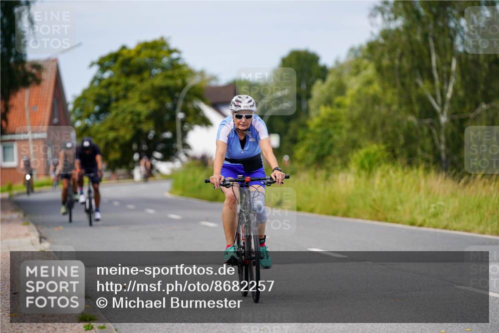 31.08.2025 - Elbe Triathlon Hamburg Michael Burmester http://msf.ph/oto/8682257 31.08.2025 11:01:34 Radfahren 1385, 1507 meine-sportfotos.de