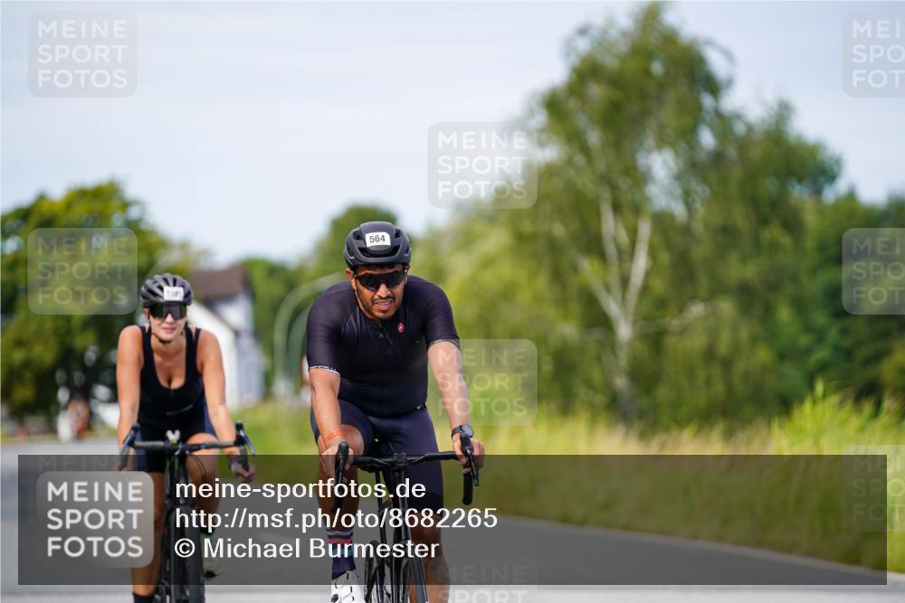 31.08.2025 - Elbe Triathlon Hamburg Michael Burmester http://msf.ph/oto/8682265 31.08.2025 11:01:39 Radfahren 1385, 1507 meine-sportfotos.de