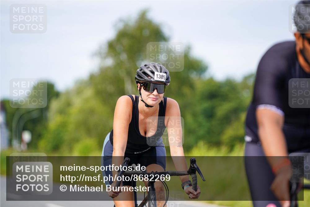 31.08.2025 - Elbe Triathlon Hamburg Michael Burmester http://msf.ph/oto/8682269 31.08.2025 11:01:40 Radfahren 1385 meine-sportfotos.de