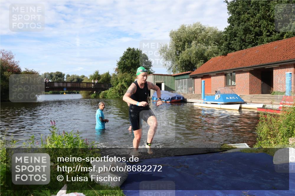 31.08.2025 - Elbe Triathlon Hamburg Luisa Fischer http://msf.ph/oto/8682272 31.08.2025 09:40:12 Schwimmen 796, 877 meine-sportfotos.de