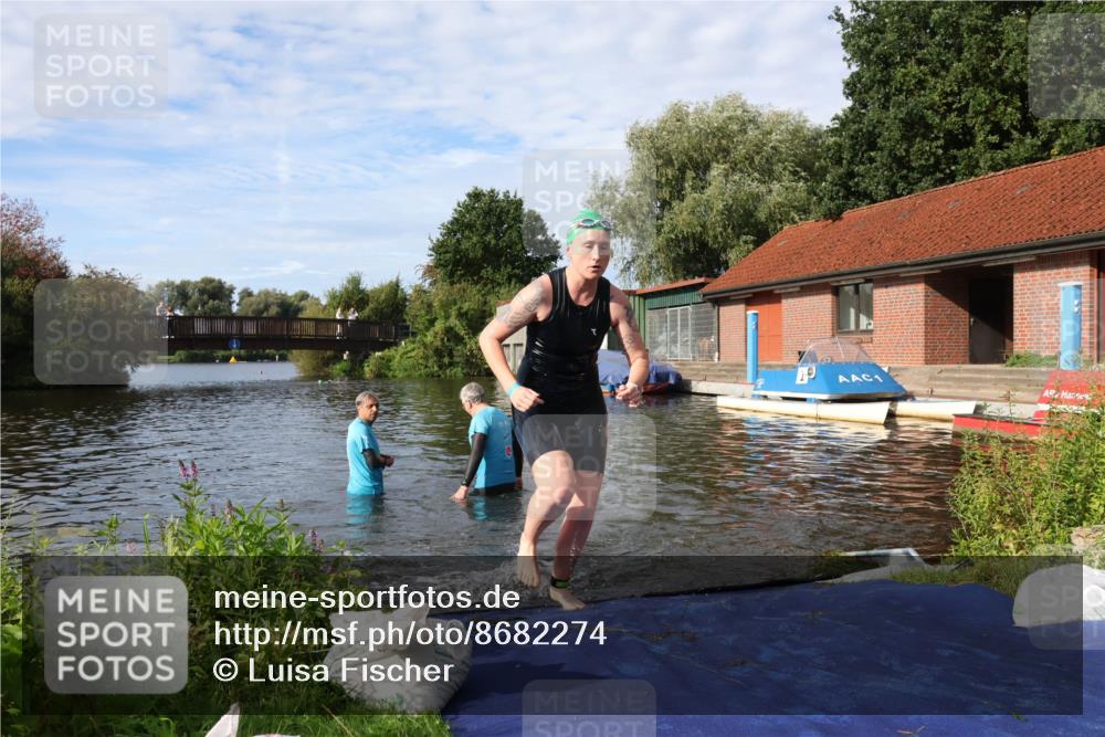 31.08.2025 - Elbe Triathlon Hamburg Luisa Fischer http://msf.ph/oto/8682274 31.08.2025 09:40:12 Schwimmen 796, 877 meine-sportfotos.de
