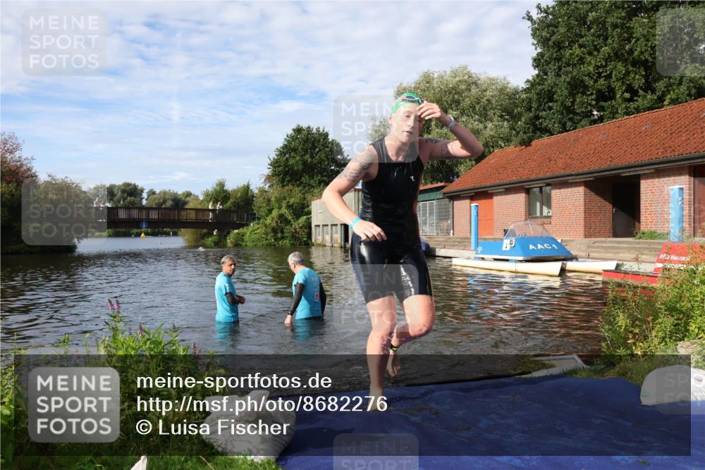 31.08.2025 - Elbe Triathlon Hamburg Luisa Fischer http://msf.ph/oto/8682276 31.08.2025 09:40:13 Schwimmen 796, 877 meine-sportfotos.de
