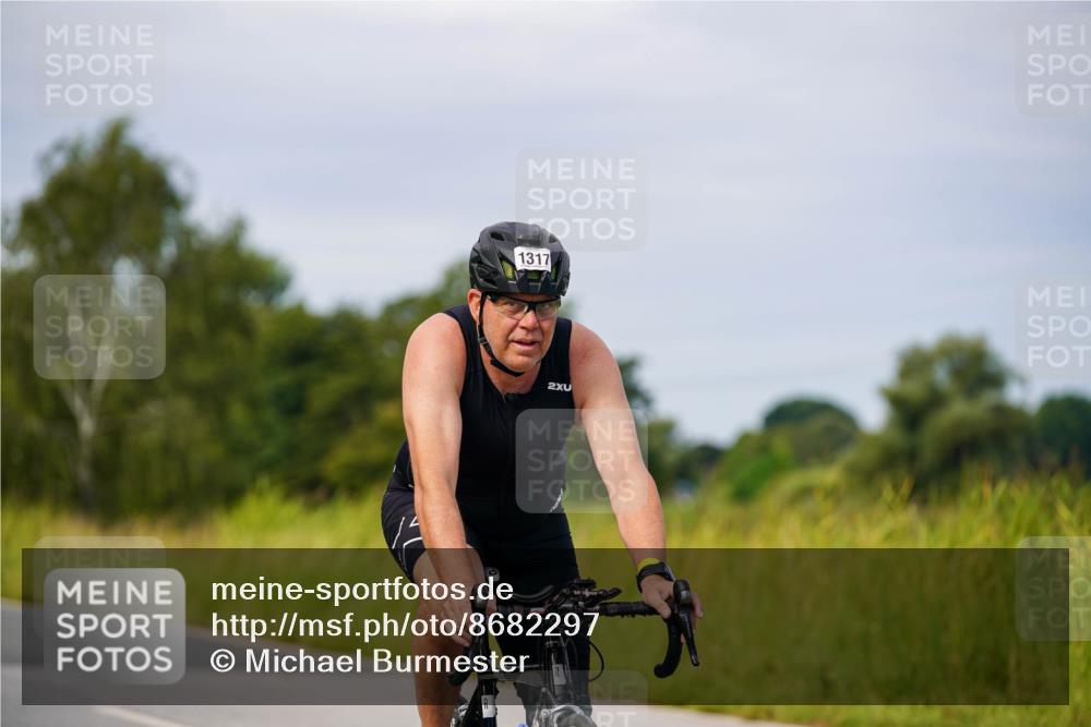 31.08.2025 - Elbe Triathlon Hamburg Michael Burmester http://msf.ph/oto/8682297 31.08.2025 11:01:53 Radfahren 1314, 1317, 1455, 1580 meine-sportfotos.de