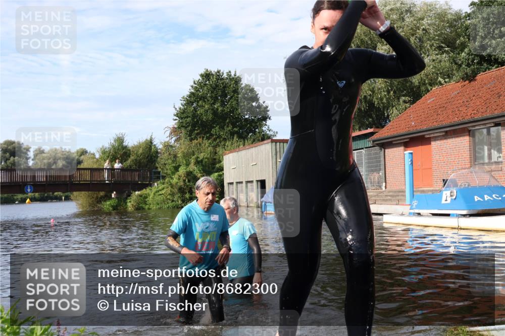 31.08.2025 - Elbe Triathlon Hamburg Luisa Fischer http://msf.ph/oto/8682300 31.08.2025 09:41:08 Schwimmen 852 meine-sportfotos.de