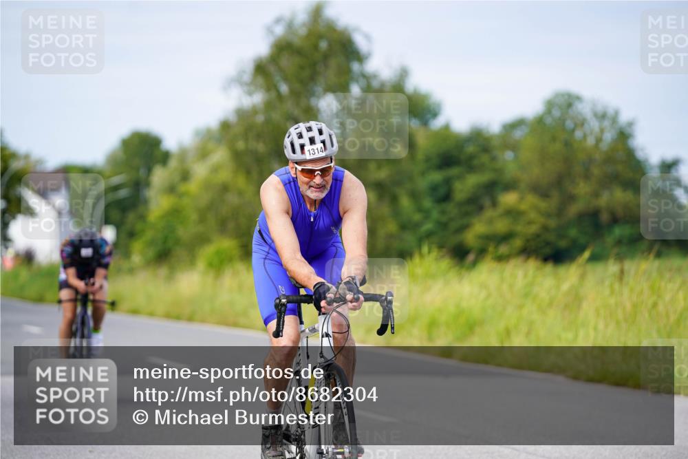 31.08.2025 - Elbe Triathlon Hamburg Michael Burmester http://msf.ph/oto/8682304 31.08.2025 11:01:57 Radfahren 1314, 1453, 1580, 1610 meine-sportfotos.de