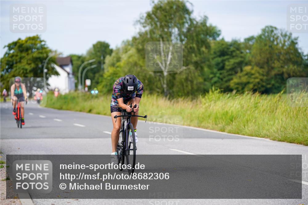 31.08.2025 - Elbe Triathlon Hamburg Michael Burmester http://msf.ph/oto/8682306 31.08.2025 11:01:58 Radfahren 1314, 1453, 1580, 1610 meine-sportfotos.de