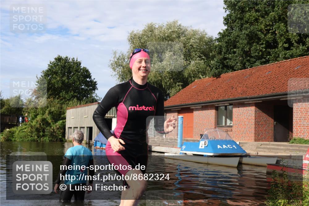 31.08.2025 - Elbe Triathlon Hamburg Luisa Fischer http://msf.ph/oto/8682324 31.08.2025 09:41:54 Schwimmen 841 meine-sportfotos.de