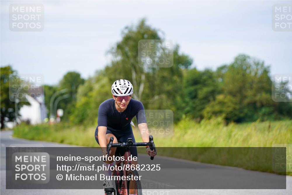 31.08.2025 - Elbe Triathlon Hamburg Michael Burmester http://msf.ph/oto/8682325 31.08.2025 11:02:05 Radfahren 1453, 1534, 1576, 1610 meine-sportfotos.de