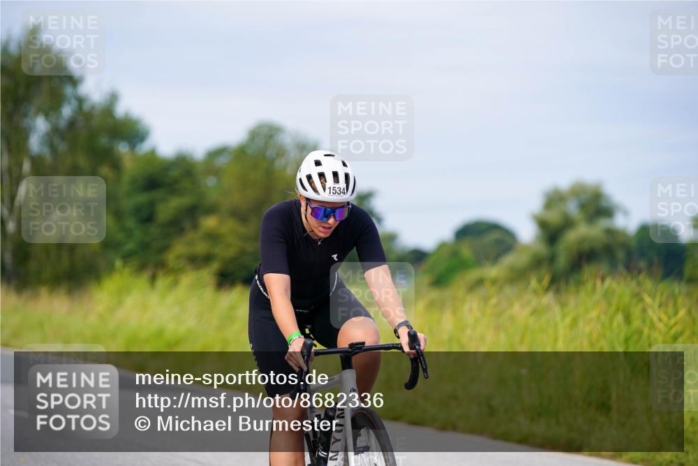 31.08.2025 - Elbe Triathlon Hamburg Michael Burmester http://msf.ph/oto/8682336 31.08.2025 11:02:08 Radfahren 1530, 1534, 1576 meine-sportfotos.de
