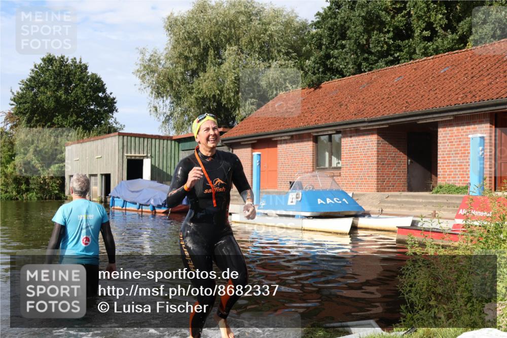 31.08.2025 - Elbe Triathlon Hamburg Luisa Fischer http://msf.ph/oto/8682337 31.08.2025 09:43:13 Schwimmen 886 meine-sportfotos.de