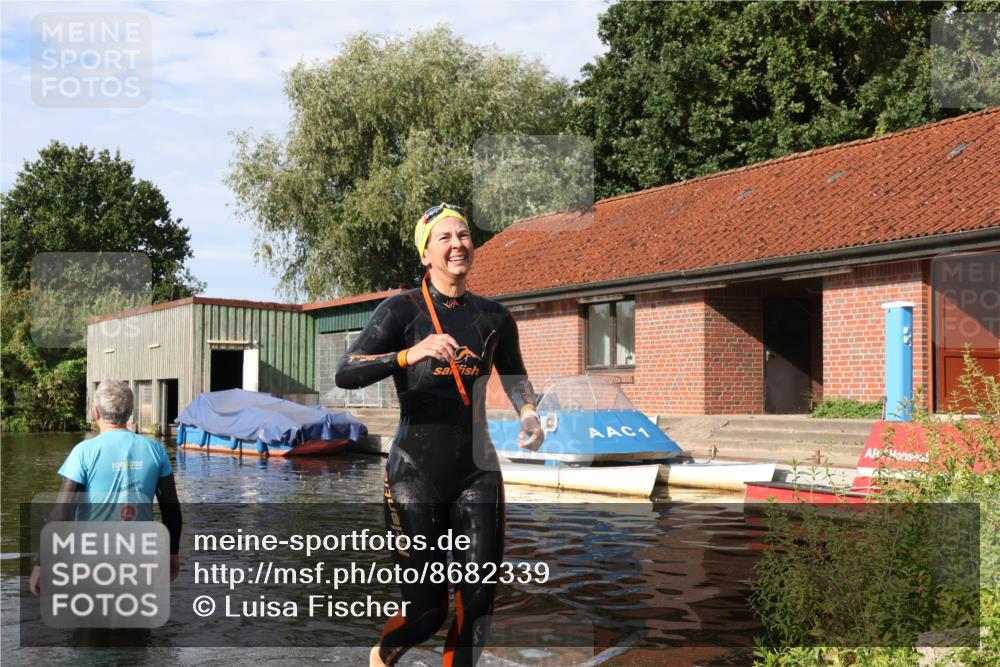 31.08.2025 - Elbe Triathlon Hamburg Luisa Fischer http://msf.ph/oto/8682339 31.08.2025 09:43:13 Schwimmen 886 meine-sportfotos.de