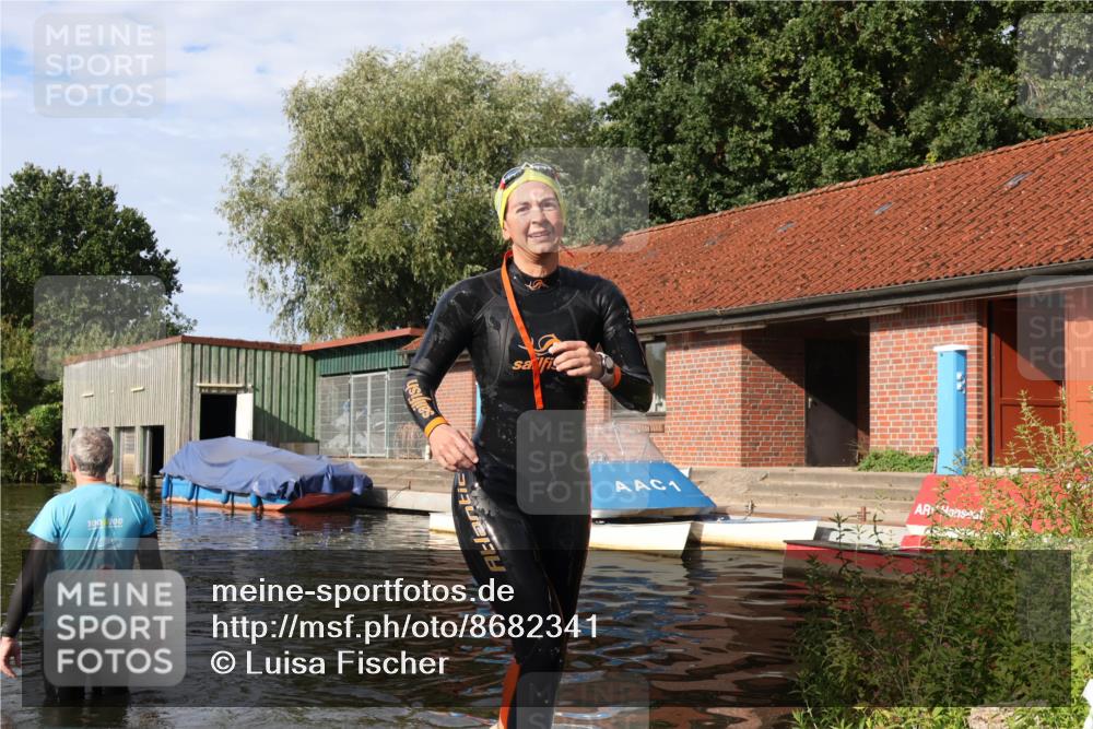 31.08.2025 - Elbe Triathlon Hamburg Luisa Fischer http://msf.ph/oto/8682341 31.08.2025 09:43:13 Schwimmen 886 meine-sportfotos.de