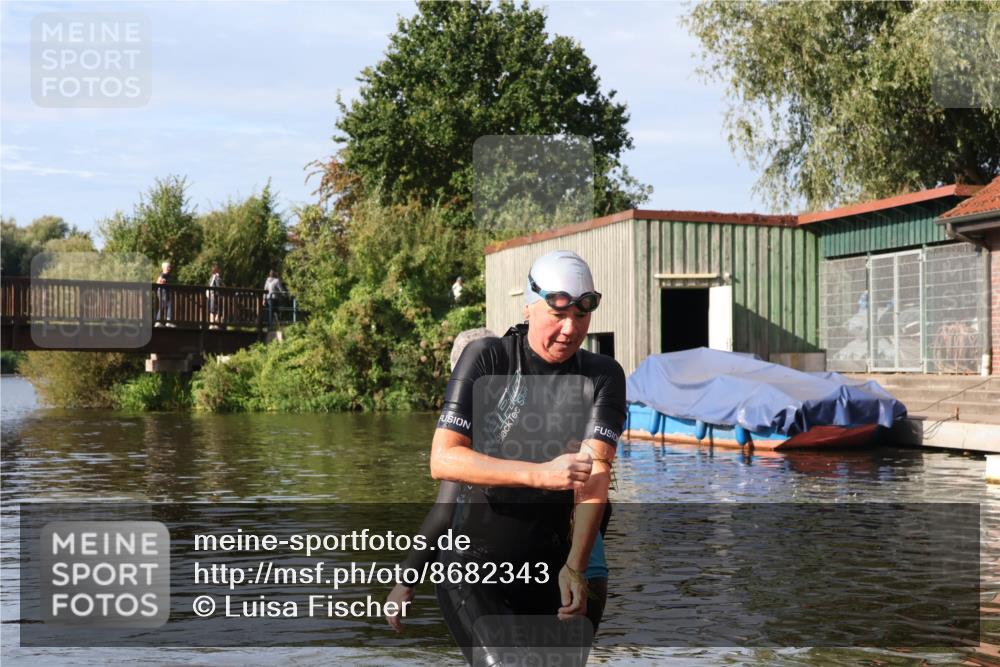 31.08.2025 - Elbe Triathlon Hamburg Luisa Fischer http://msf.ph/oto/8682343 31.08.2025 09:44:19 Schwimmen 923 meine-sportfotos.de