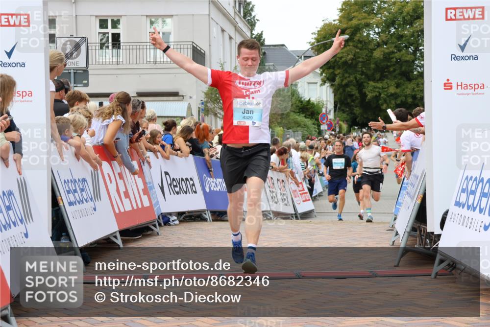 31.08.2025 - 21. Blankeneser Heldenlauf Strokosch-Dieckow http://msf.ph/oto/8682346 31.08.2025 12:05:32 Ziel 5575, 4414, 4329, 4247 meine-sportfotos.de