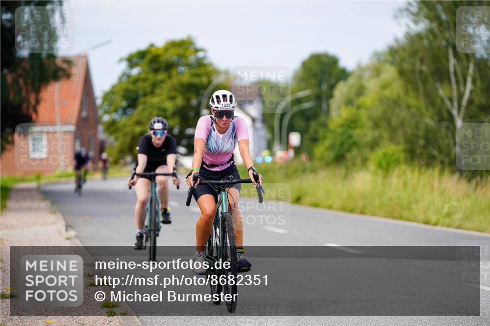31.08.2025 - Elbe Triathlon Hamburg Michael Burmester http://msf.ph/oto/8682351 31.08.2025 11:02:17 Radfahren 1523, 1530, 1567 meine-sportfotos.de