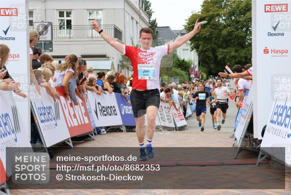 31.08.2025 - 21. Blankeneser Heldenlauf Strokosch-Dieckow http://msf.ph/oto/8682353 31.08.2025 12:05:32 Ziel 5575, 4414, 4329, 4247 meine-sportfotos.de