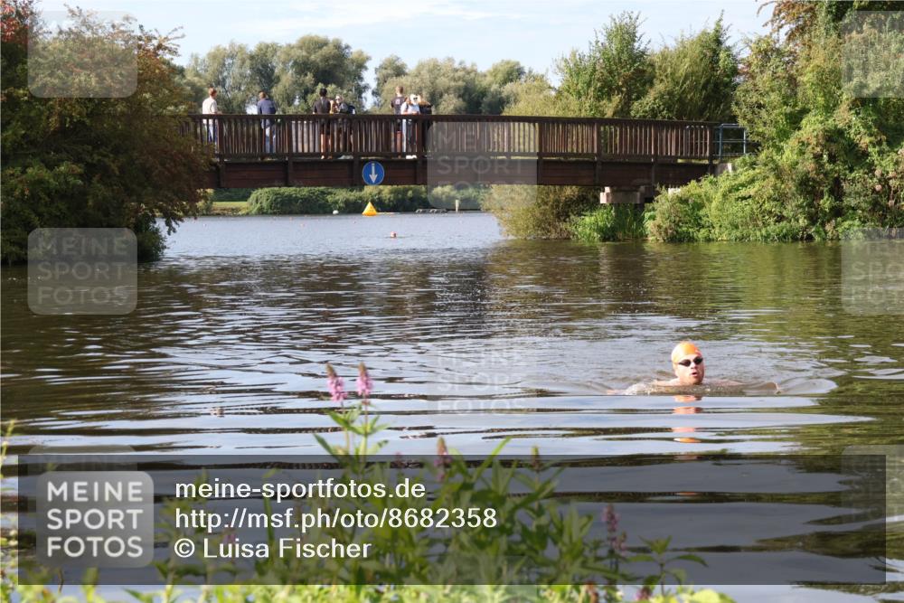31.08.2025 - Elbe Triathlon Hamburg Luisa Fischer http://msf.ph/oto/8682358 31.08.2025 09:46:51 Schwimmen  meine-sportfotos.de