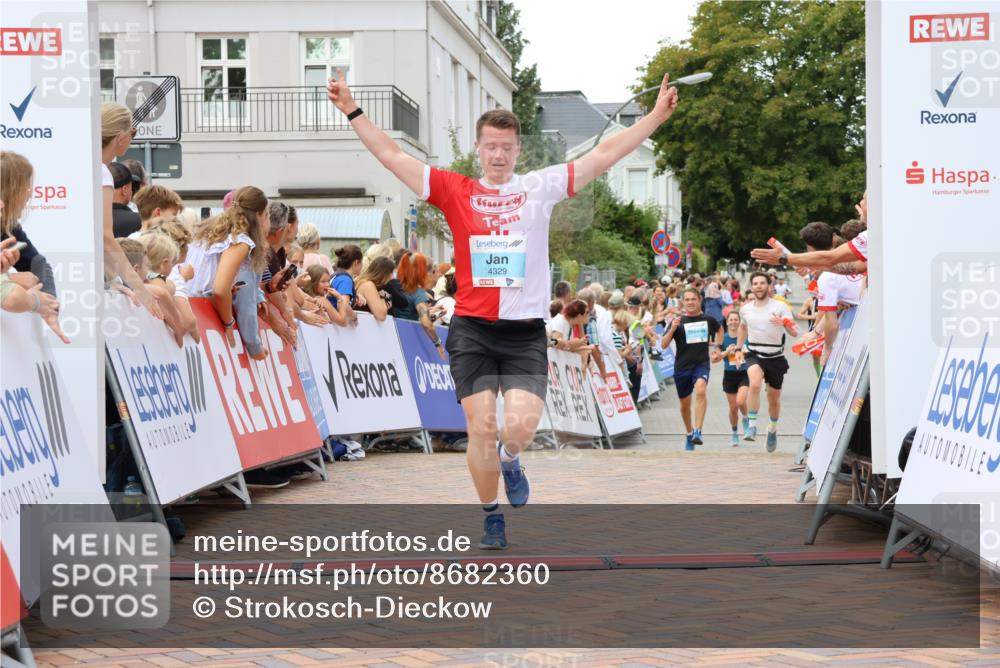 31.08.2025 - 21. Blankeneser Heldenlauf Strokosch-Dieckow http://msf.ph/oto/8682360 31.08.2025 12:05:32 Ziel 5575, 4414, 4329, 4247 meine-sportfotos.de