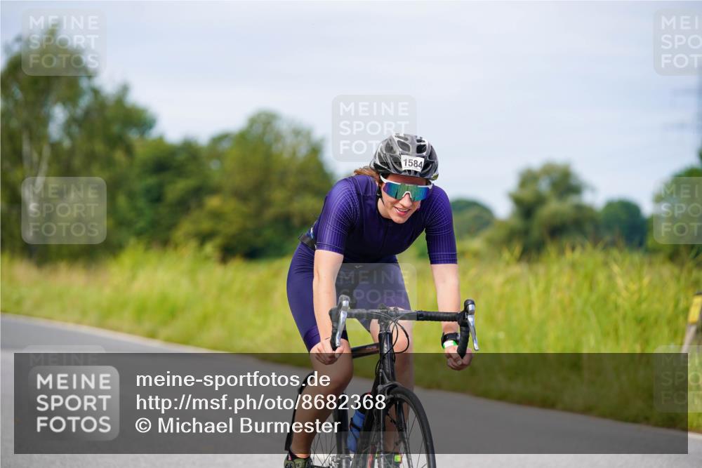 31.08.2025 - Elbe Triathlon Hamburg Michael Burmester http://msf.ph/oto/8682368 31.08.2025 11:02:25 Radfahren 1584 meine-sportfotos.de