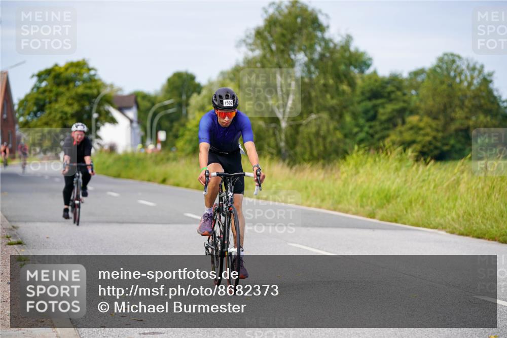 31.08.2025 - Elbe Triathlon Hamburg Michael Burmester http://msf.ph/oto/8682373 31.08.2025 11:02:32 Radfahren 1464, 1592 meine-sportfotos.de