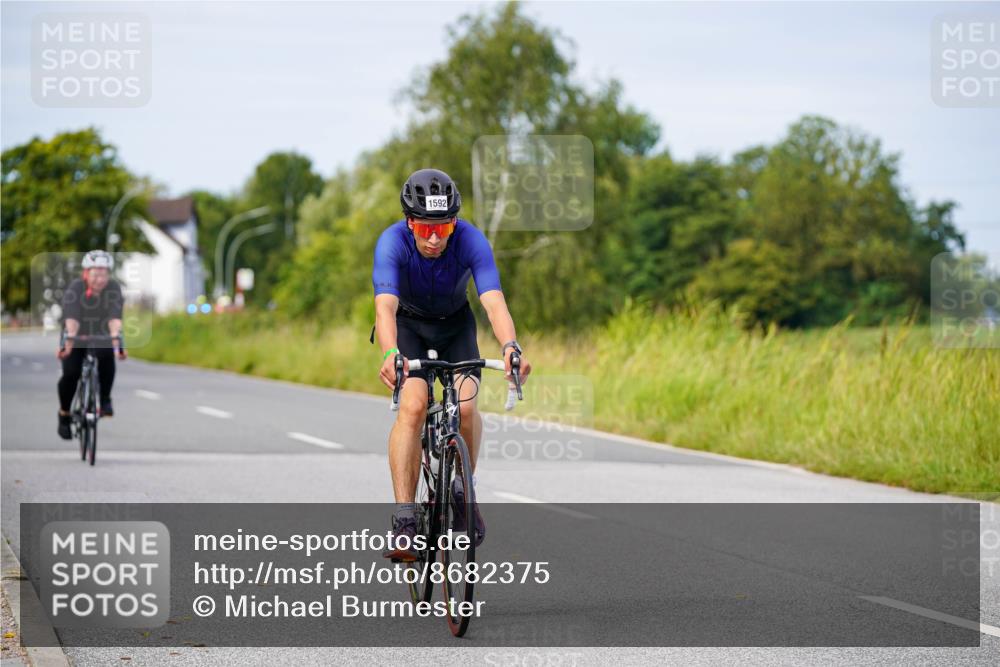 31.08.2025 - Elbe Triathlon Hamburg Michael Burmester http://msf.ph/oto/8682375 31.08.2025 11:02:33 Radfahren 1464, 1592 meine-sportfotos.de