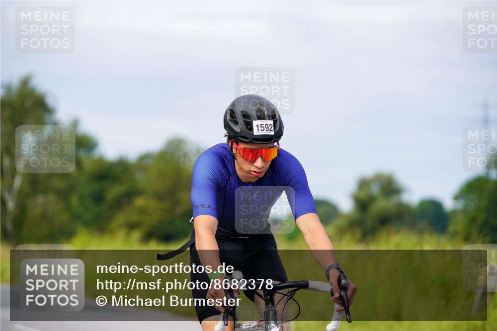 31.08.2025 - Elbe Triathlon Hamburg Michael Burmester http://msf.ph/oto/8682378 31.08.2025 11:02:33 Radfahren 1464, 1592 meine-sportfotos.de