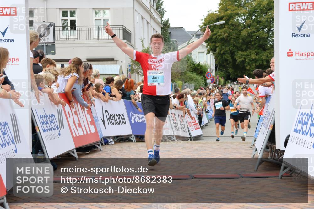 31.08.2025 - 21. Blankeneser Heldenlauf Strokosch-Dieckow http://msf.ph/oto/8682383 31.08.2025 12:05:32 Ziel 5575, 4414, 4329, 4247 meine-sportfotos.de