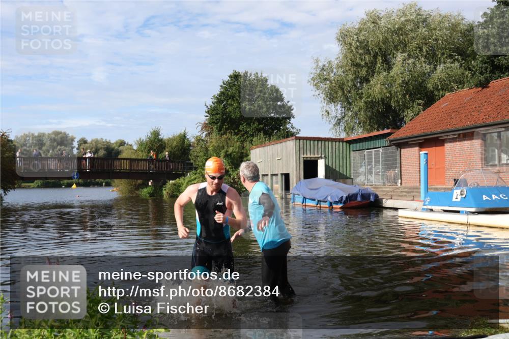 31.08.2025 - Elbe Triathlon Hamburg Luisa Fischer http://msf.ph/oto/8682384 31.08.2025 09:47:00 Schwimmen 928 meine-sportfotos.de
