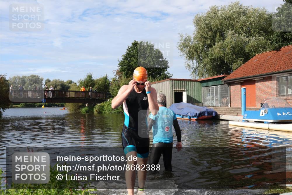 31.08.2025 - Elbe Triathlon Hamburg Luisa Fischer http://msf.ph/oto/8682388 31.08.2025 09:47:01 Schwimmen 928 meine-sportfotos.de