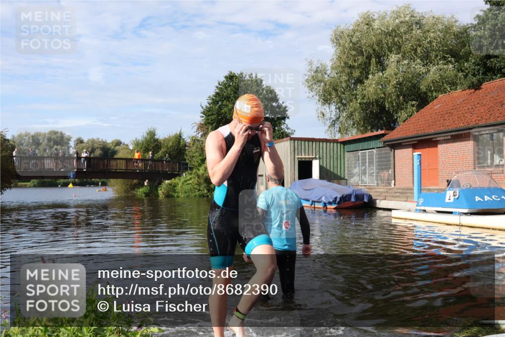 31.08.2025 - Elbe Triathlon Hamburg Luisa Fischer http://msf.ph/oto/8682390 31.08.2025 09:47:02 Schwimmen 928 meine-sportfotos.de