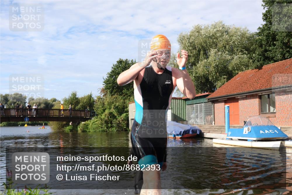 31.08.2025 - Elbe Triathlon Hamburg Luisa Fischer http://msf.ph/oto/8682393 31.08.2025 09:47:02 Schwimmen 928 meine-sportfotos.de