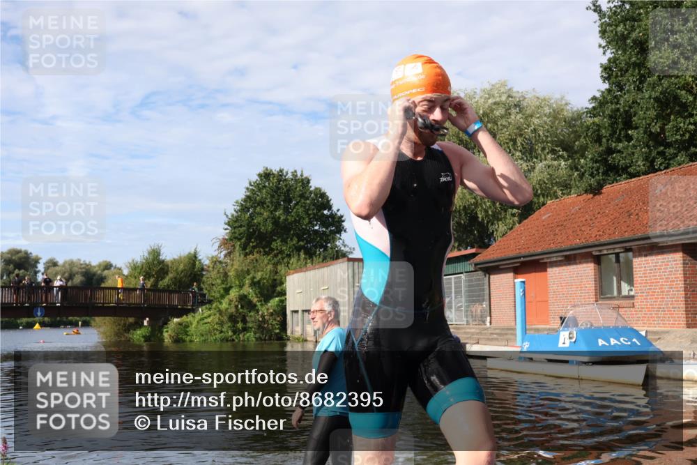 31.08.2025 - Elbe Triathlon Hamburg Luisa Fischer http://msf.ph/oto/8682395 31.08.2025 09:47:03 Schwimmen 928 meine-sportfotos.de
