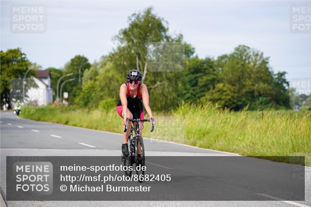 31.08.2025 - Elbe Triathlon Hamburg Michael Burmester http://msf.ph/oto/8682405 31.08.2025 11:02:44 Radfahren 401, 1332, 1379, 1512 meine-sportfotos.de