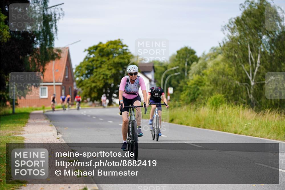 31.08.2025 - Elbe Triathlon Hamburg Michael Burmester http://msf.ph/oto/8682419 31.08.2025 11:02:56 Radfahren 1499, 1597 meine-sportfotos.de