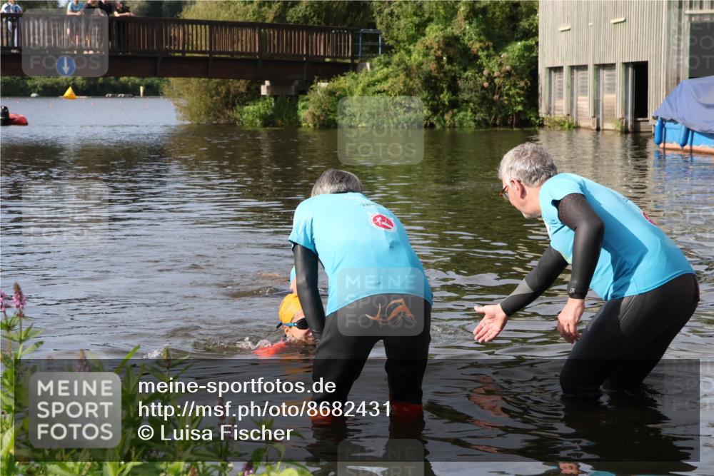 31.08.2025 - Elbe Triathlon Hamburg Luisa Fischer http://msf.ph/oto/8682431 31.08.2025 09:51:29 Schwimmen 401, 794 meine-sportfotos.de