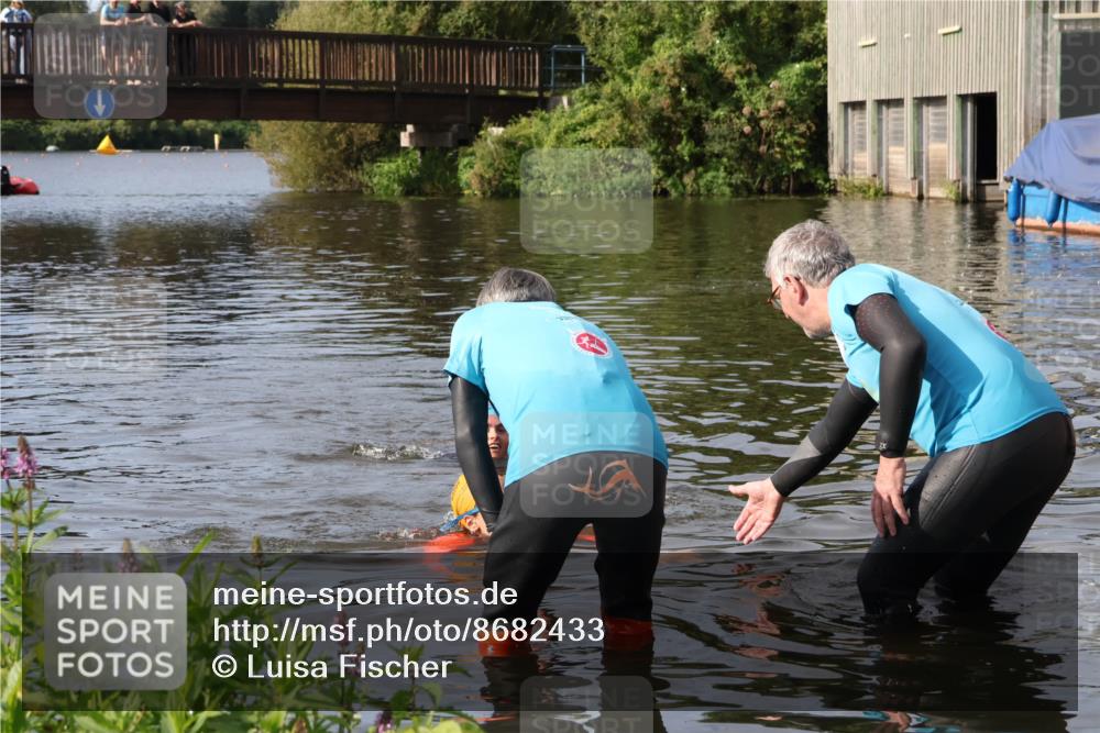31.08.2025 - Elbe Triathlon Hamburg Luisa Fischer http://msf.ph/oto/8682433 31.08.2025 09:51:29 Schwimmen 401, 794 meine-sportfotos.de