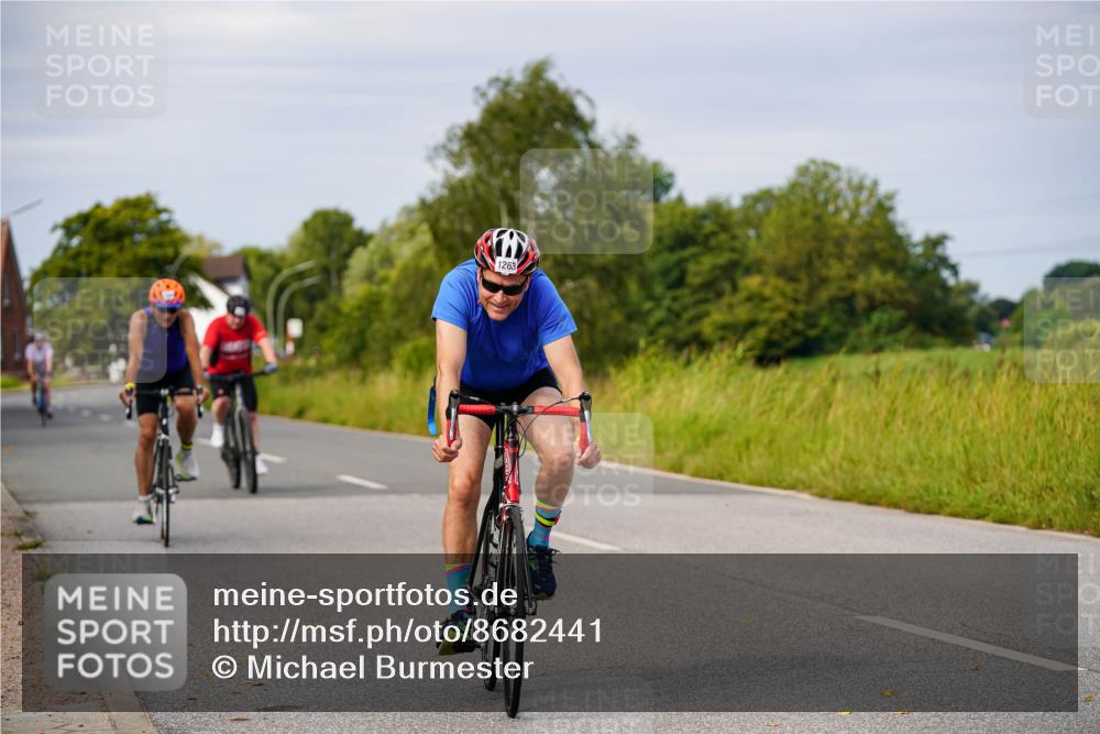 31.08.2025 - Elbe Triathlon Hamburg Michael Burmester http://msf.ph/oto/8682441 31.08.2025 11:03:10 Radfahren 1263, 1270, 1334, 1564, 1613 meine-sportfotos.de