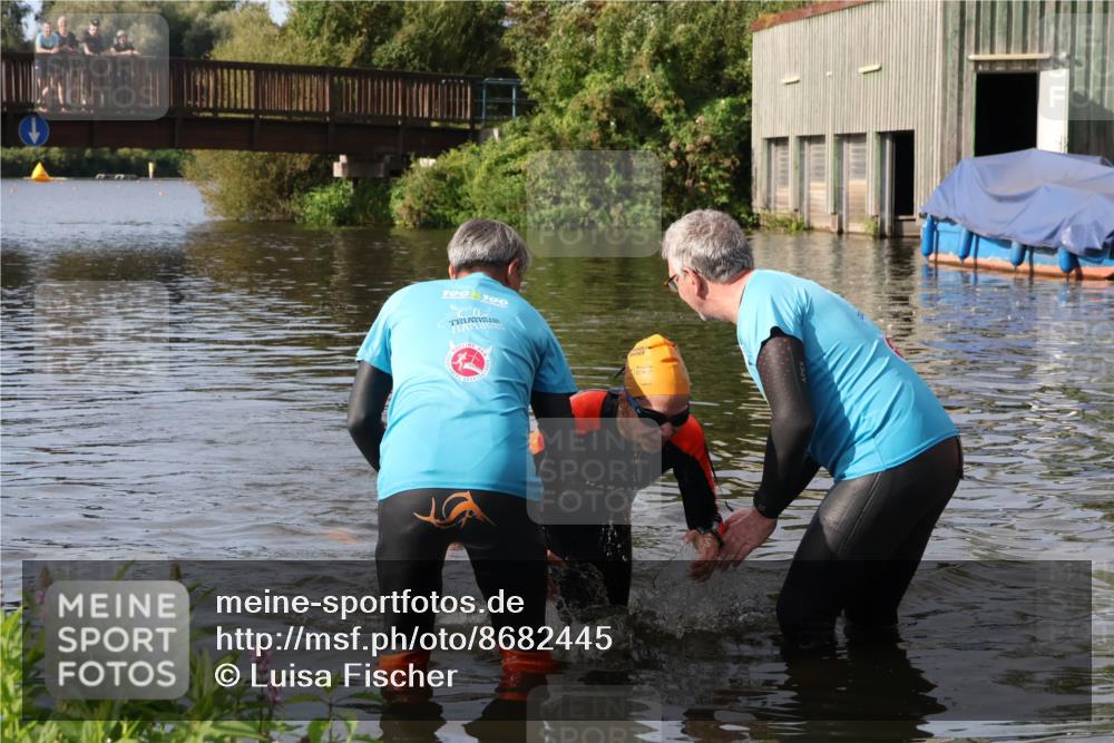 31.08.2025 - Elbe Triathlon Hamburg Luisa Fischer http://msf.ph/oto/8682445 31.08.2025 09:51:31 Schwimmen 401, 794 meine-sportfotos.de