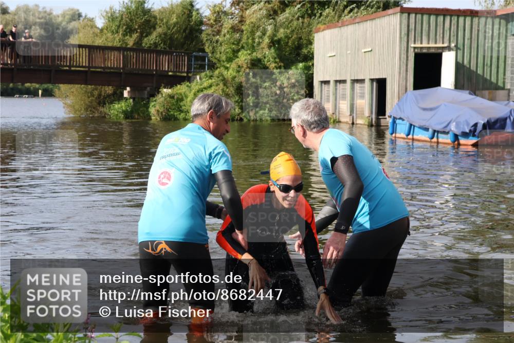 31.08.2025 - Elbe Triathlon Hamburg Luisa Fischer http://msf.ph/oto/8682447 31.08.2025 09:51:32 Schwimmen 401, 794 meine-sportfotos.de