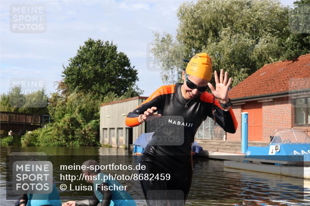 31.08.2025 - Elbe Triathlon Hamburg Luisa Fischer http://msf.ph/oto/8682459 31.08.2025 09:51:34 Schwimmen 401, 794 meine-sportfotos.de
