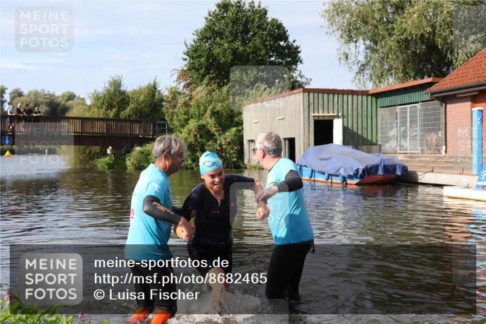 31.08.2025 - Elbe Triathlon Hamburg Luisa Fischer http://msf.ph/oto/8682465 31.08.2025 09:51:36 Schwimmen 401, 794 meine-sportfotos.de