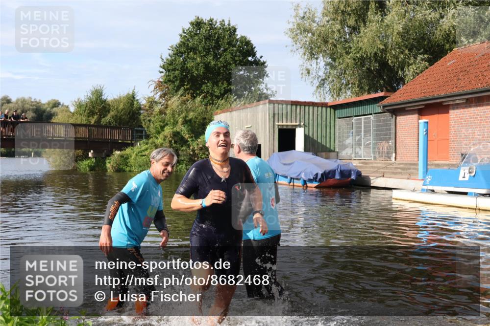 31.08.2025 - Elbe Triathlon Hamburg Luisa Fischer http://msf.ph/oto/8682468 31.08.2025 09:51:36 Schwimmen 401, 794 meine-sportfotos.de