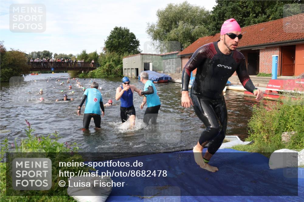 31.08.2025 - Elbe Triathlon Hamburg Luisa Fischer http://msf.ph/oto/8682478 31.08.2025 10:10:37 Schwimmen 942, 965, 968, 986, 1078, 1085, 1091 meine-sportfotos.de