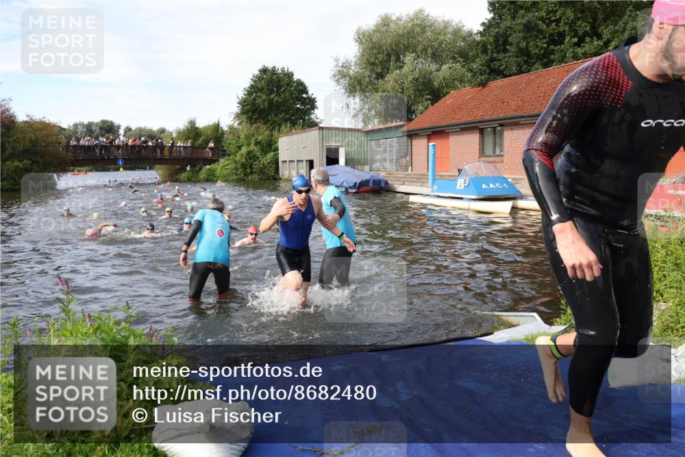 31.08.2025 - Elbe Triathlon Hamburg Luisa Fischer http://msf.ph/oto/8682480 31.08.2025 10:10:38 Schwimmen 942, 965, 968, 1078, 1085, 1091 meine-sportfotos.de