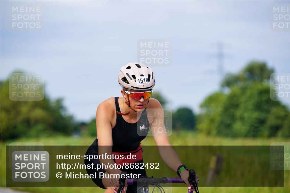 31.08.2025 - Elbe Triathlon Hamburg Michael Burmester http://msf.ph/oto/8682482 31.08.2025 11:03:21 Radfahren 1519 meine-sportfotos.de