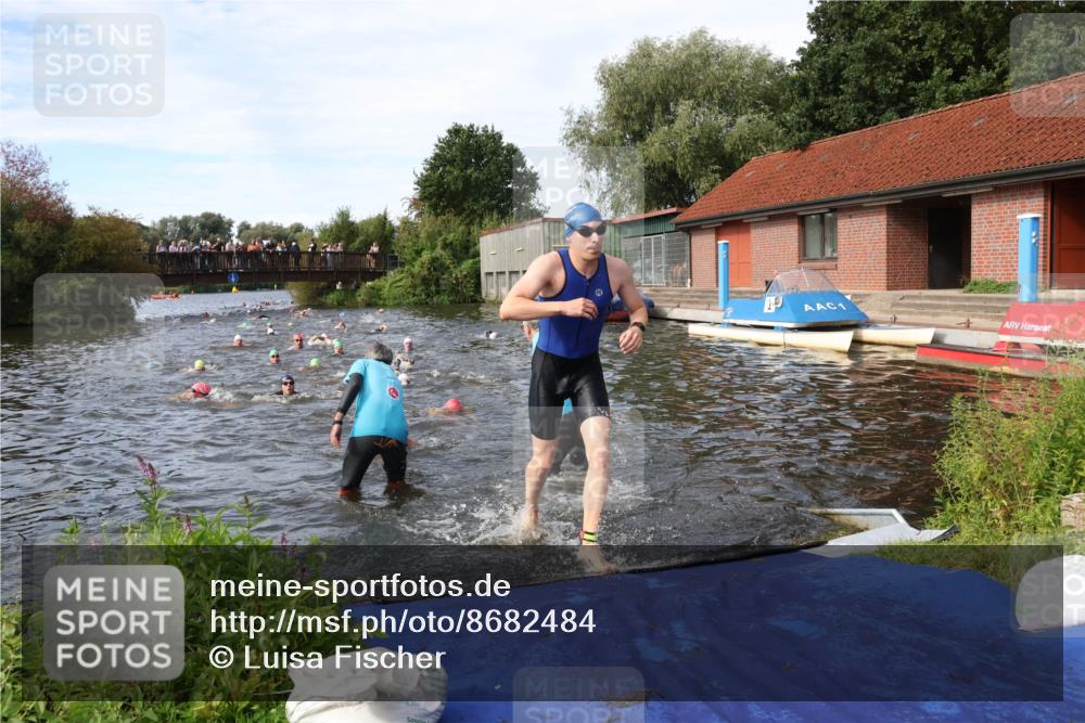 31.08.2025 - Elbe Triathlon Hamburg Luisa Fischer http://msf.ph/oto/8682484 31.08.2025 10:10:38 Schwimmen 942, 965, 968, 1078, 1085, 1091 meine-sportfotos.de