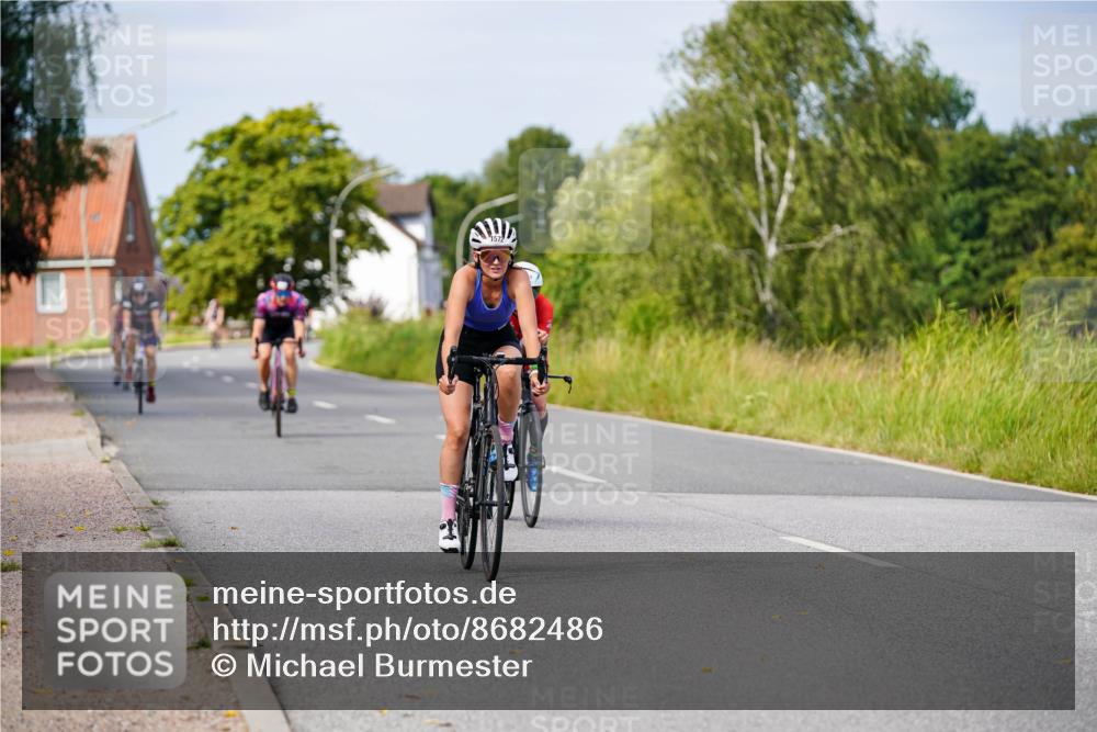 31.08.2025 - Elbe Triathlon Hamburg Michael Burmester http://msf.ph/oto/8682486 31.08.2025 11:03:30 Radfahren 1289, 1424, 1500, 1572 meine-sportfotos.de