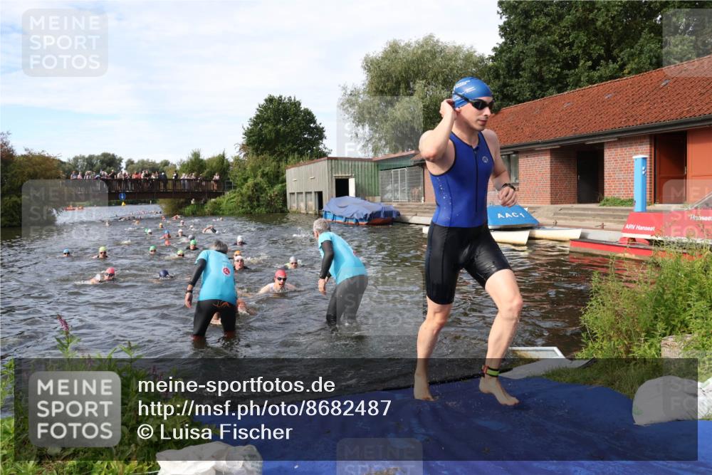 31.08.2025 - Elbe Triathlon Hamburg Luisa Fischer http://msf.ph/oto/8682487 31.08.2025 10:10:39 Schwimmen 942, 960, 965, 968, 1078, 1085, 1091 meine-sportfotos.de