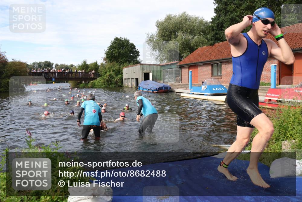 31.08.2025 - Elbe Triathlon Hamburg Luisa Fischer http://msf.ph/oto/8682488 31.08.2025 10:10:39 Schwimmen 942, 960, 965, 968, 1078, 1085, 1091 meine-sportfotos.de
